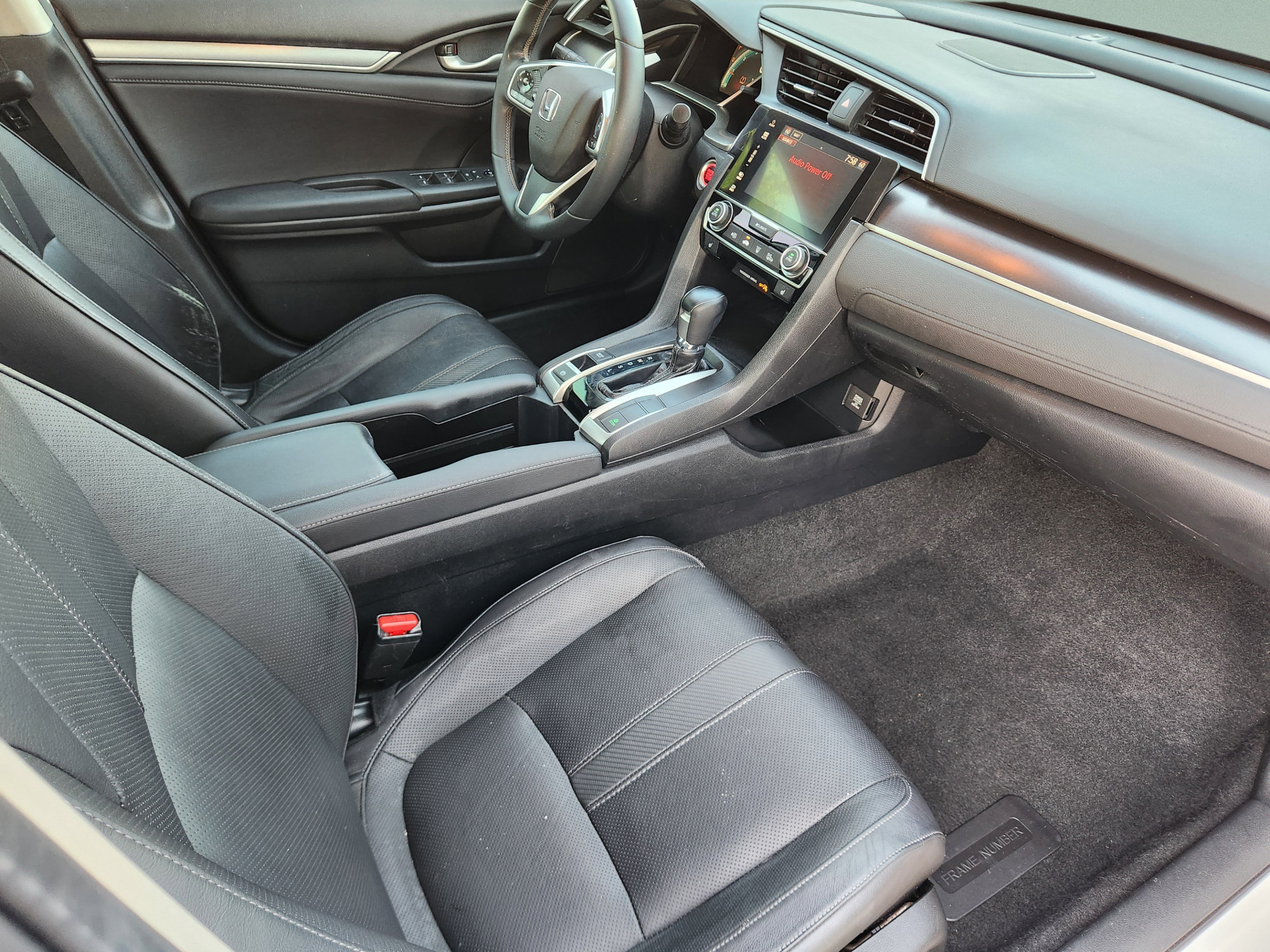 Used 2016 Honda Civic Touring image 8
