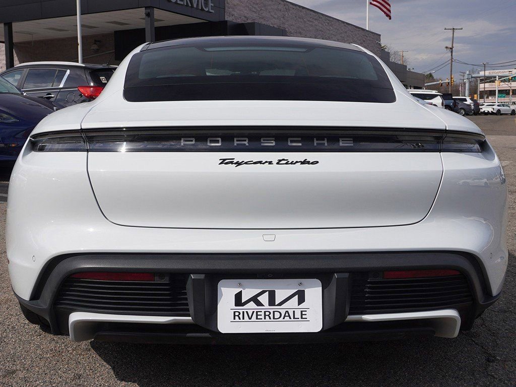 Used 2021 Porsche Taycan Turbo image 15