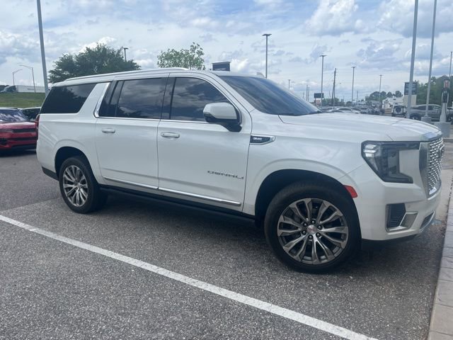 Used 2021 GMC Yukon XL Denali image 3