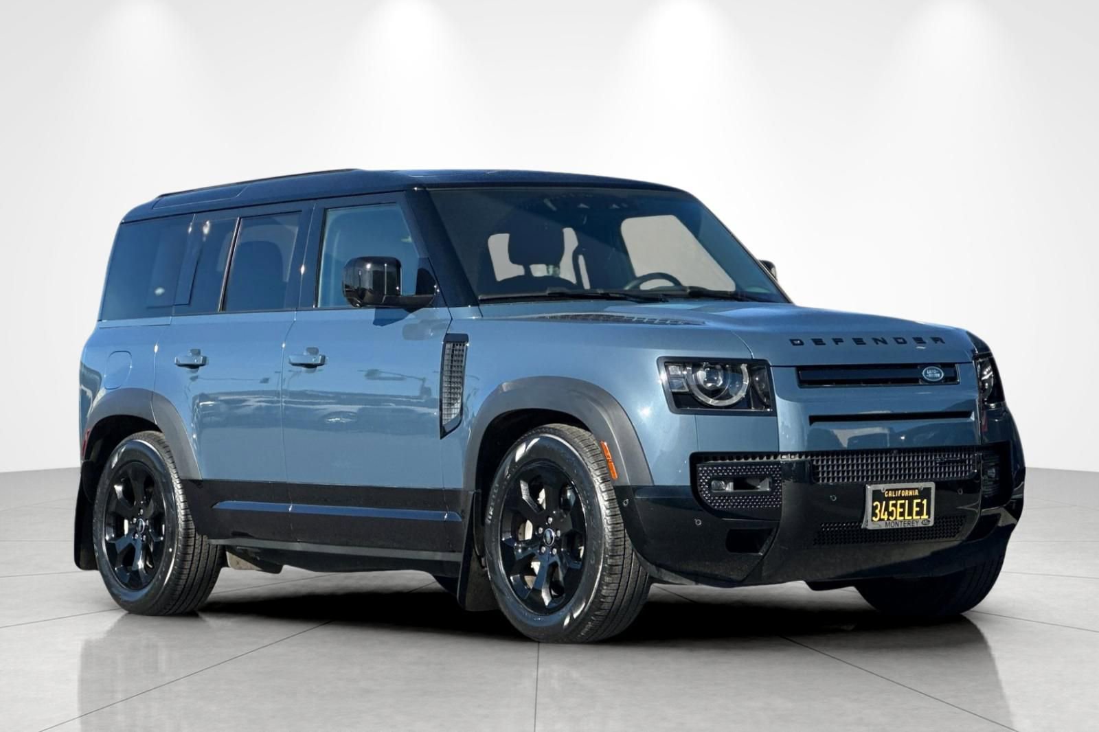 Used 2023 Land Rover Defender 110 X-Dynamic SE image 8