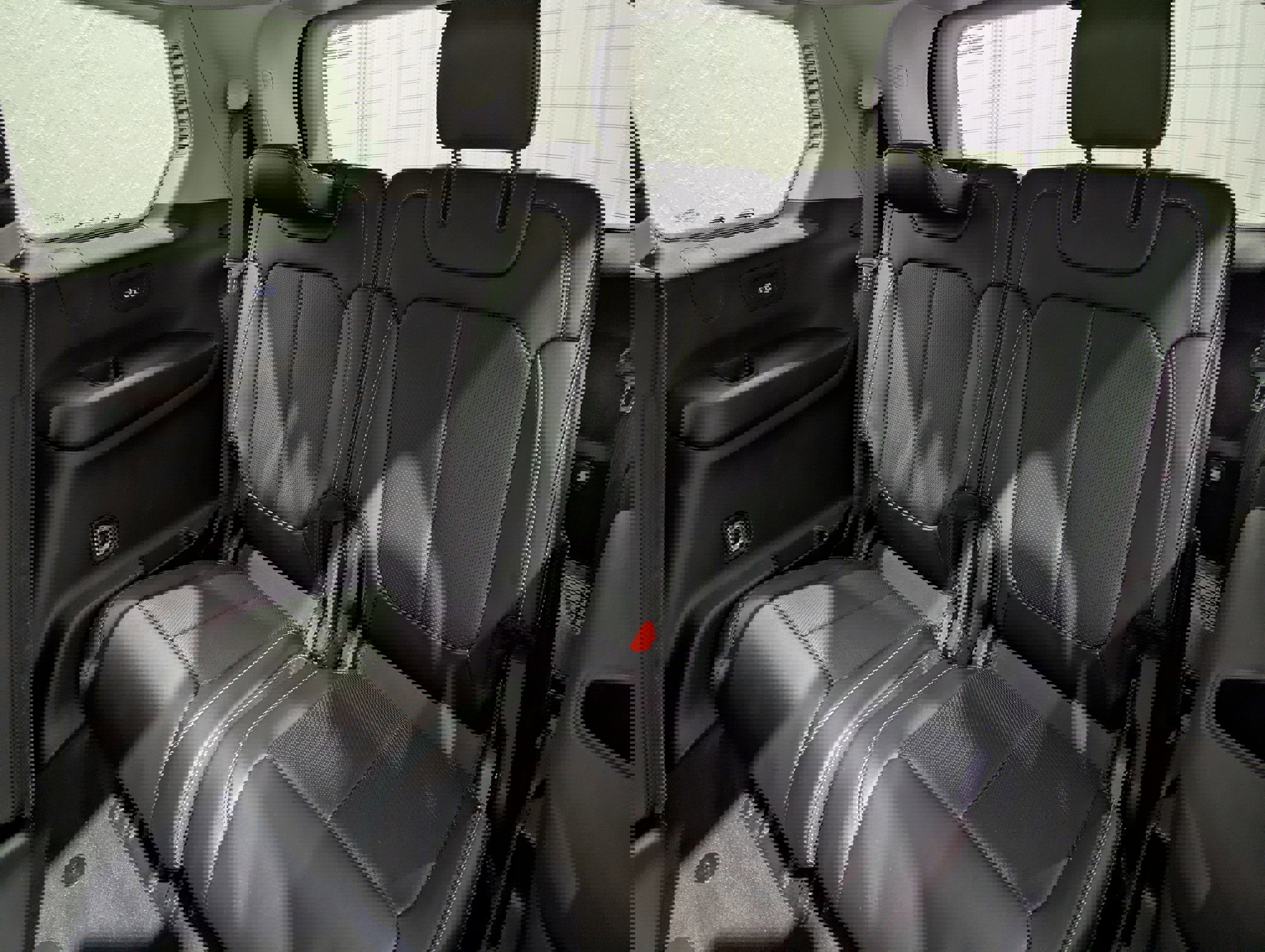 Used 2023 Jeep Grand Cherokee L Limited w/ Luxury Tech Group II image 13