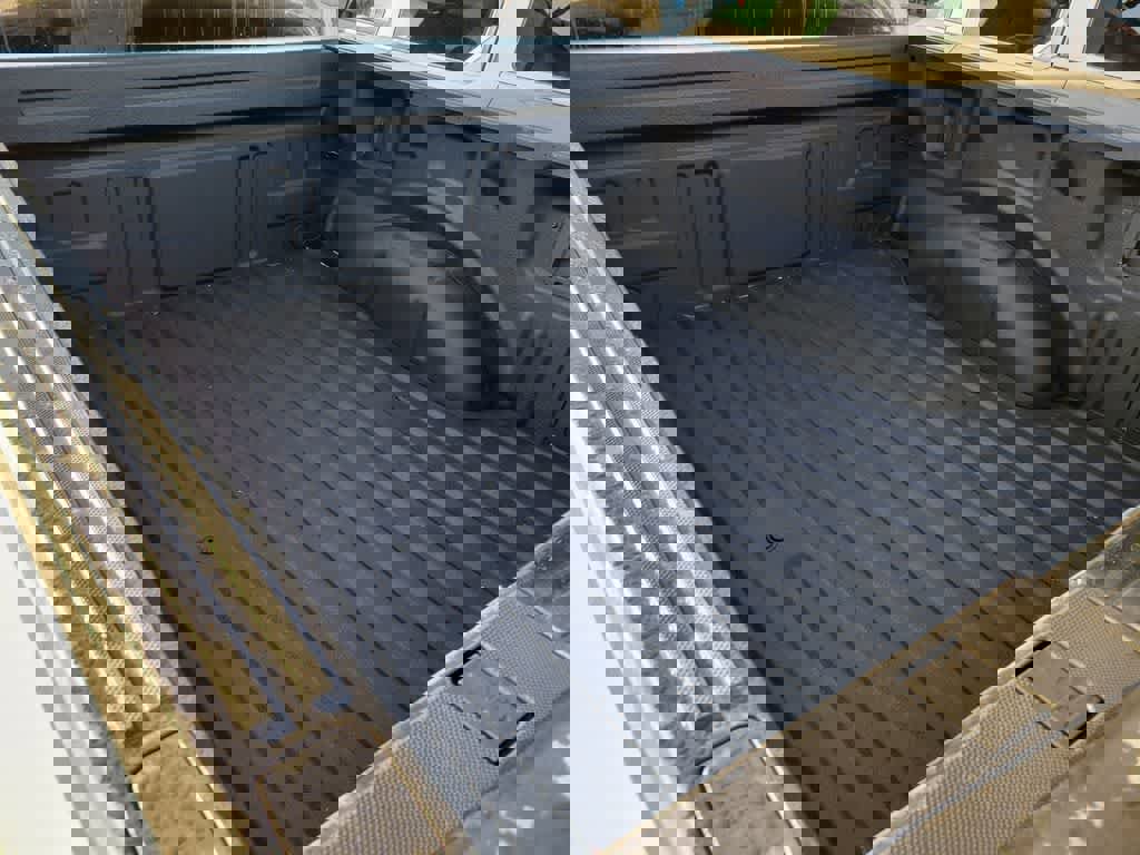 Used 2024 Ford F150 Lightning Flash image 8