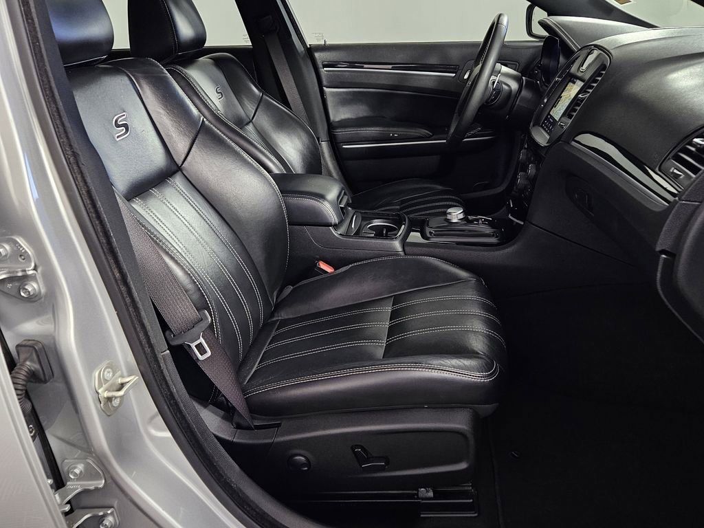Used 2023 Chrysler 300 S image 32