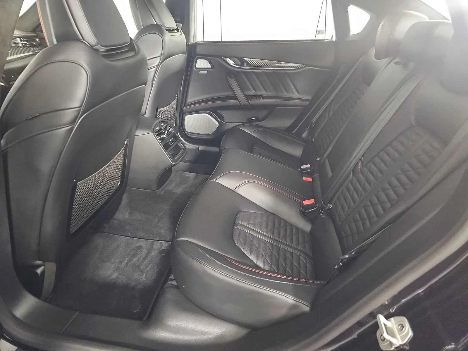 Used 2022 Maserati Quattroporte Trofeo RWD image 5