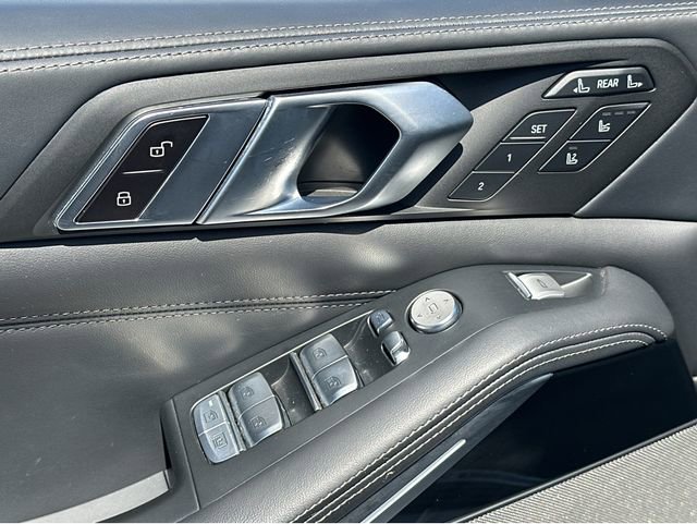 Used 2023 BMW X7 xDrive40i w/ Executive Package image 35