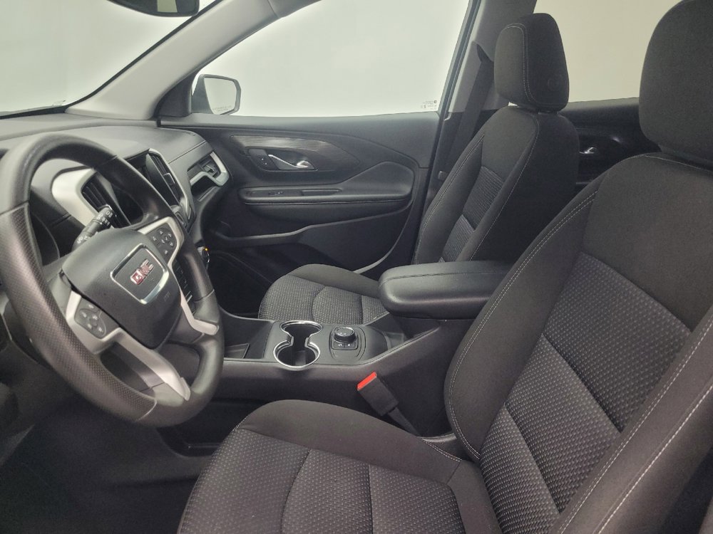 Used 2024 GMC Terrain SLE image 17