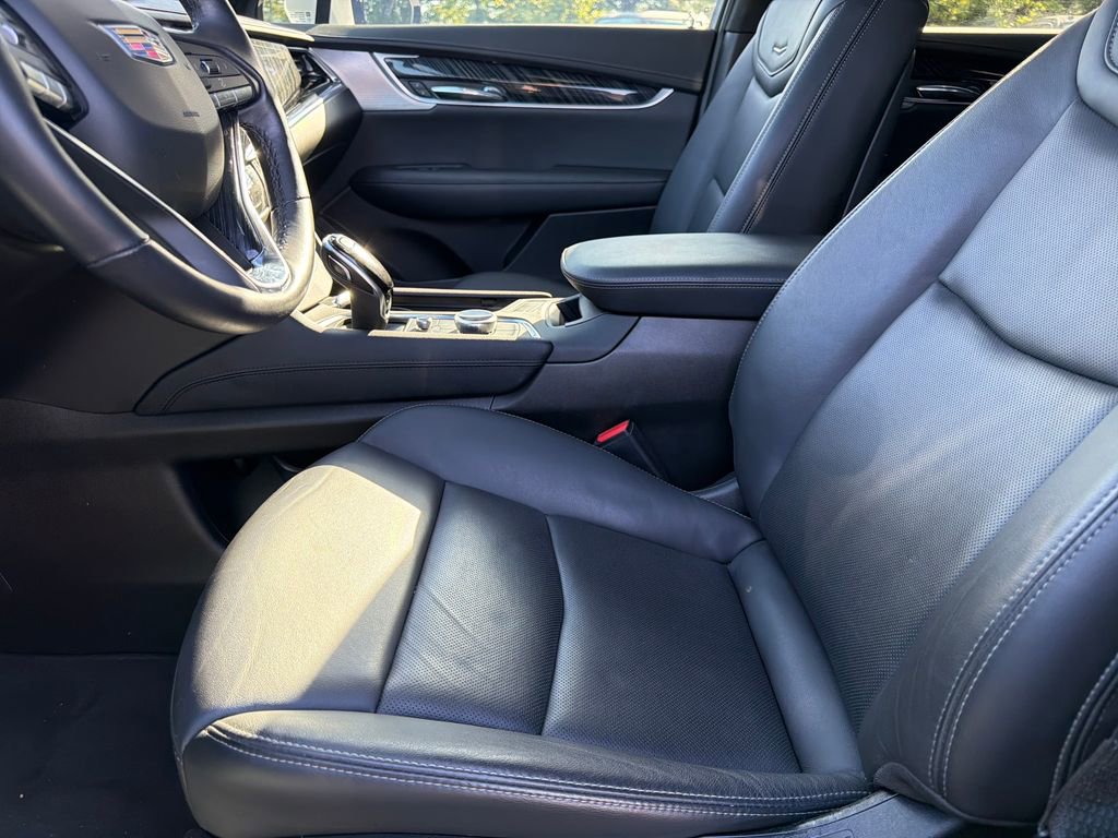 Used 2024 Cadillac XT6 Premium Luxury image 17