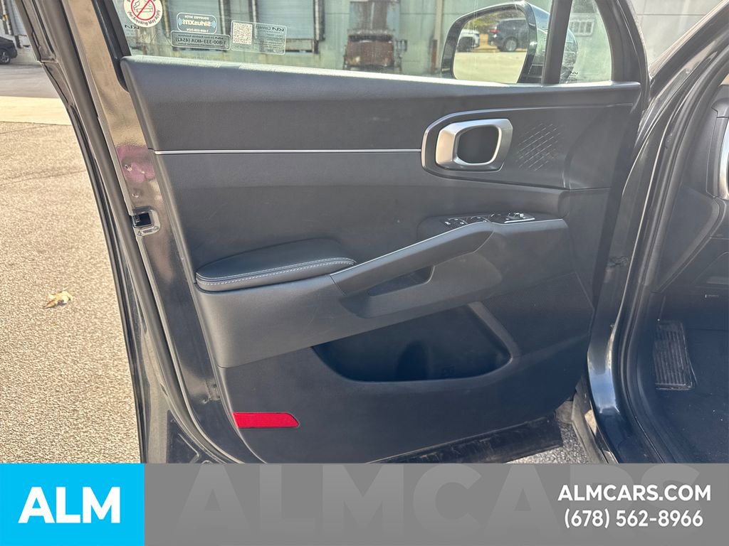 Used 2024 Kia Sorento S FWD image 11