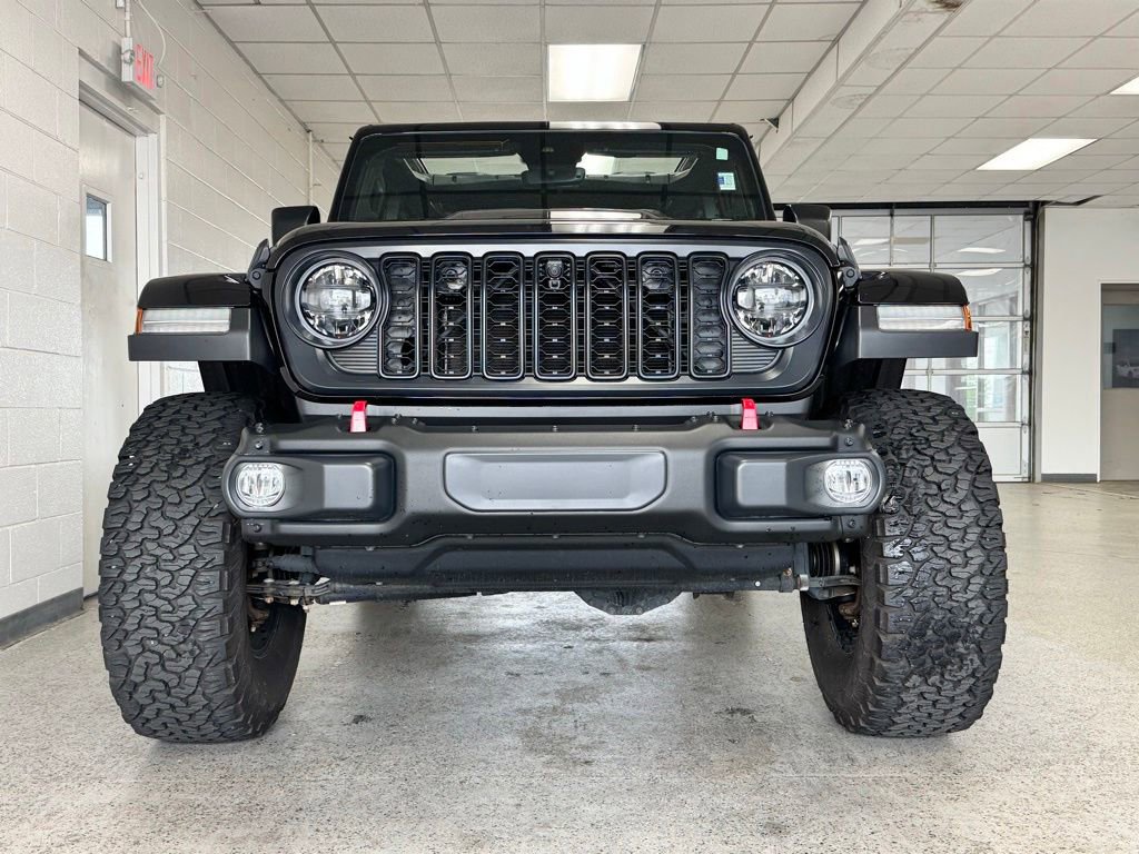 Used 2024 Jeep Wrangler Unlimited Rubicon AWD/4WD image 4
