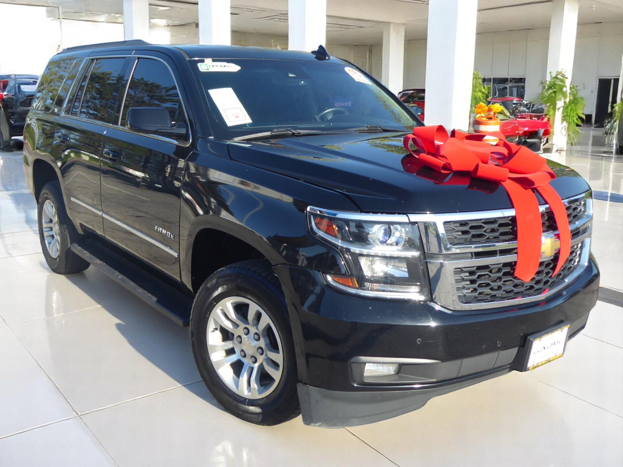 Used 2016 Chevrolet Tahoe LT w/ Luxury Package image 2