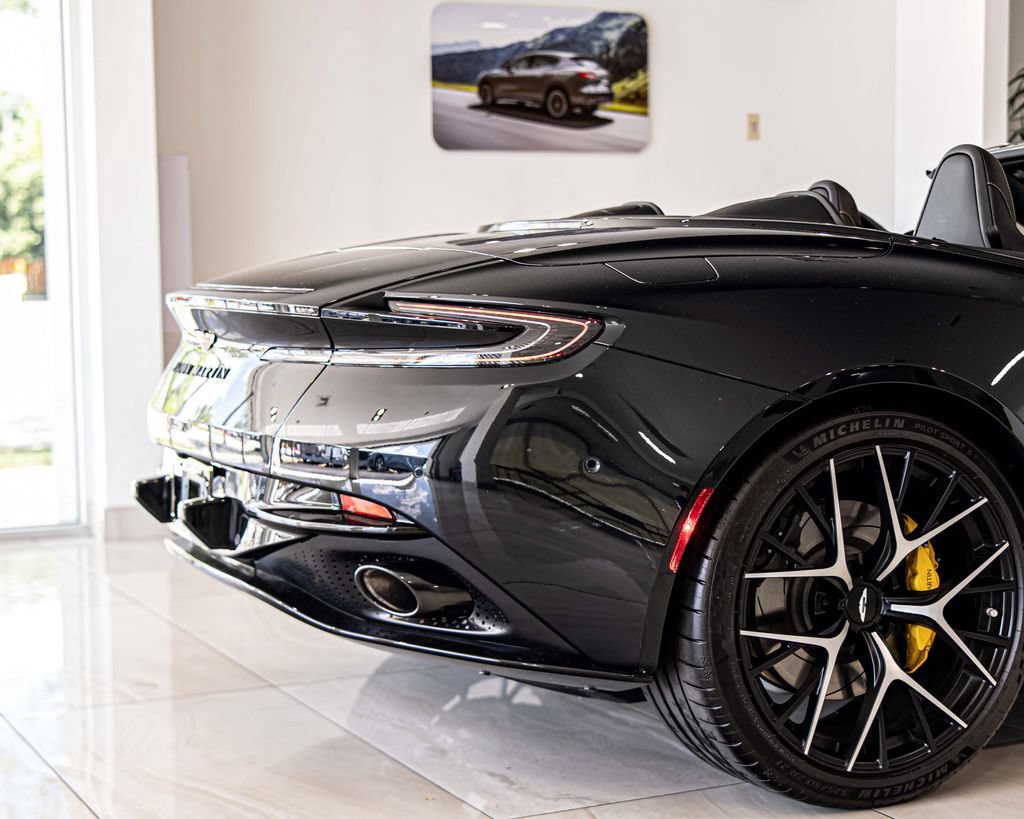 Used 2025 Aston Martin DB12 Convertible RWD image 12