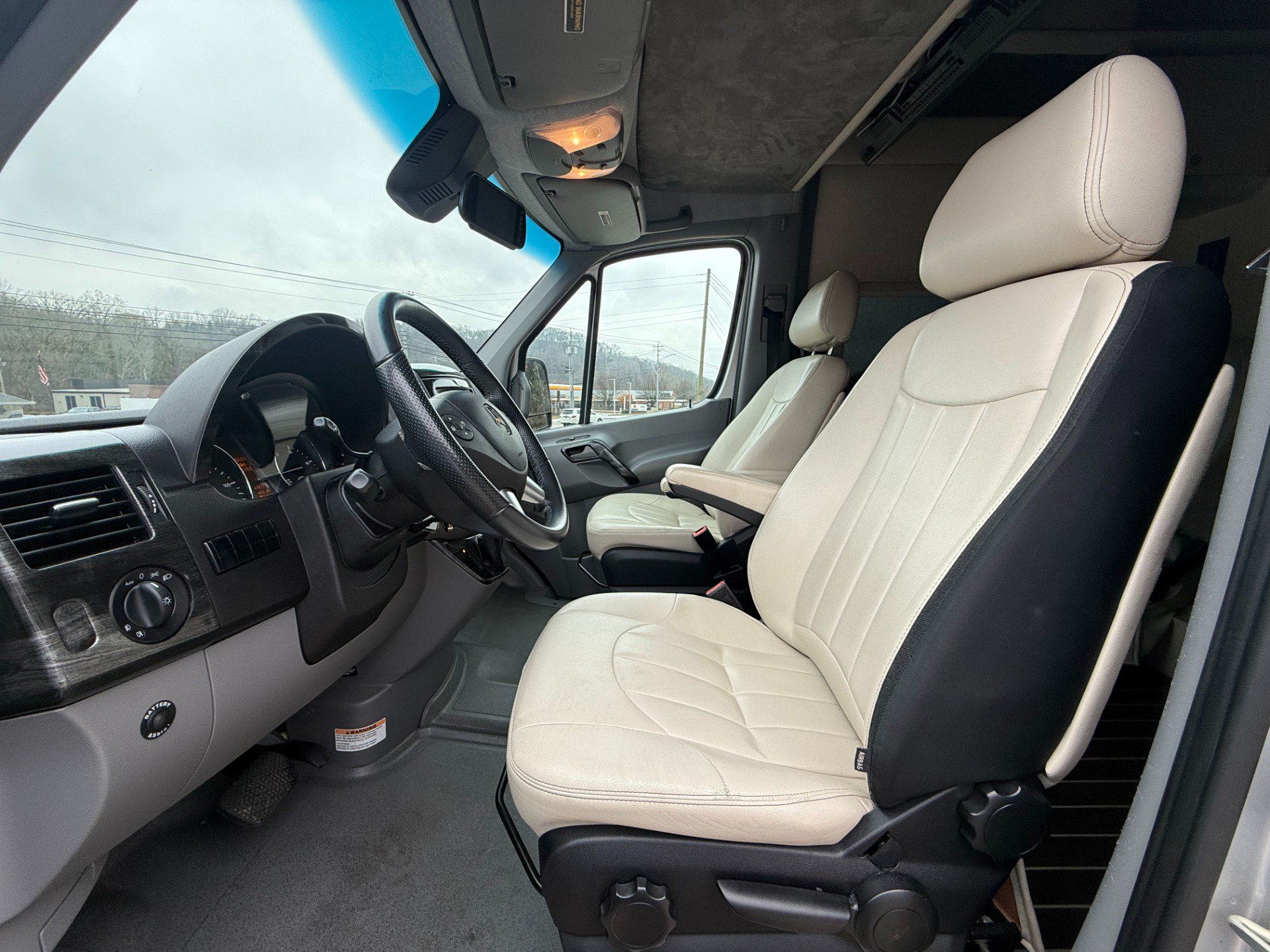 Used 2017 Mercedes-Benz Sprinter 3500 image 10