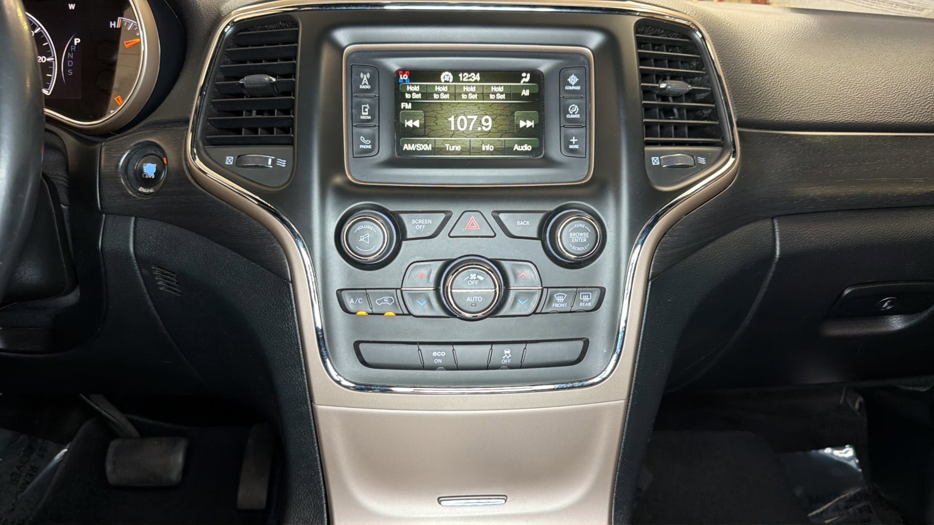Used 2015 Jeep Grand Cherokee Laredo w/ Quick Order Package 23E RWD image 15