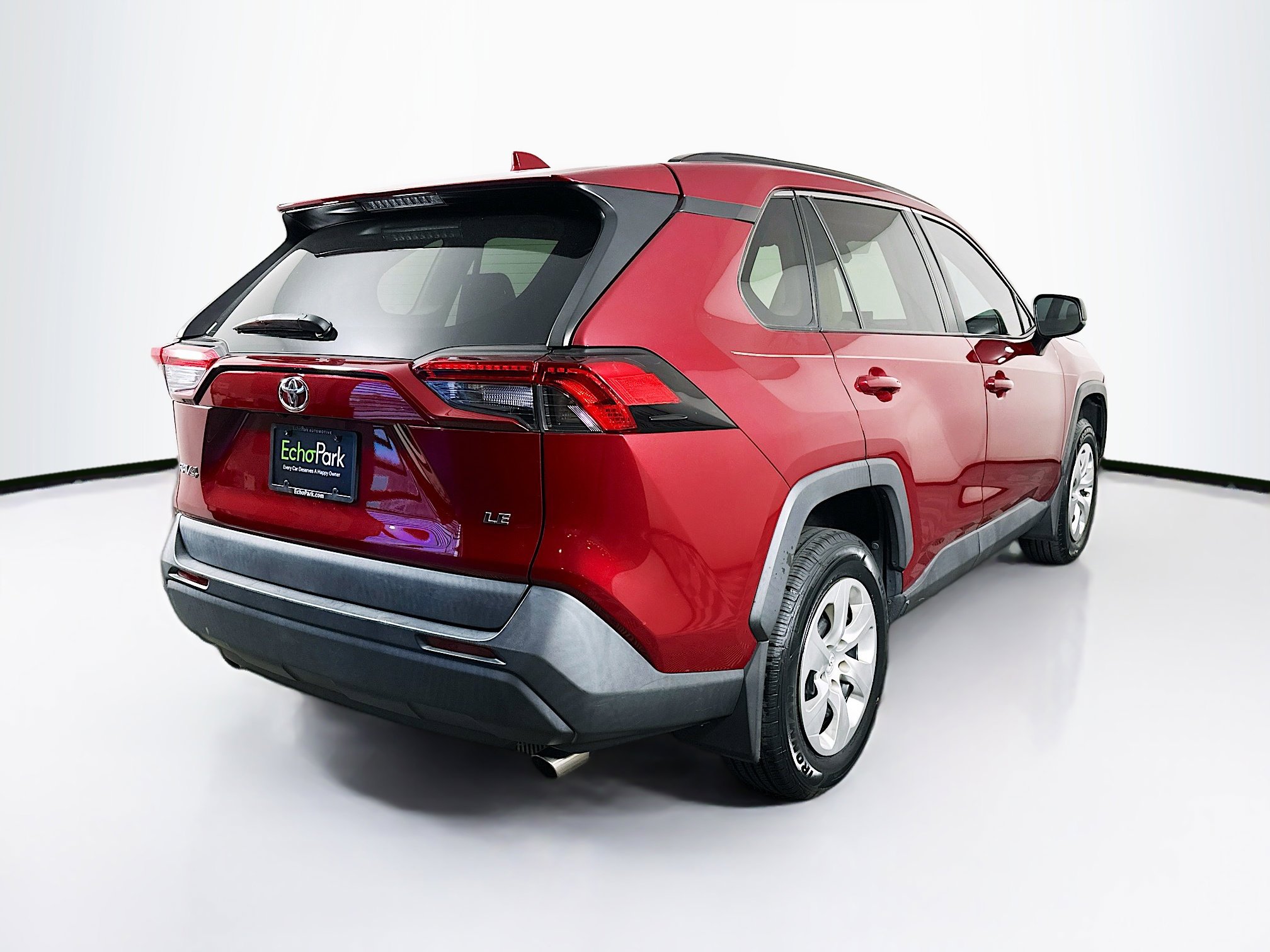 Used 2020 Toyota RAV4 LE FWD image 9