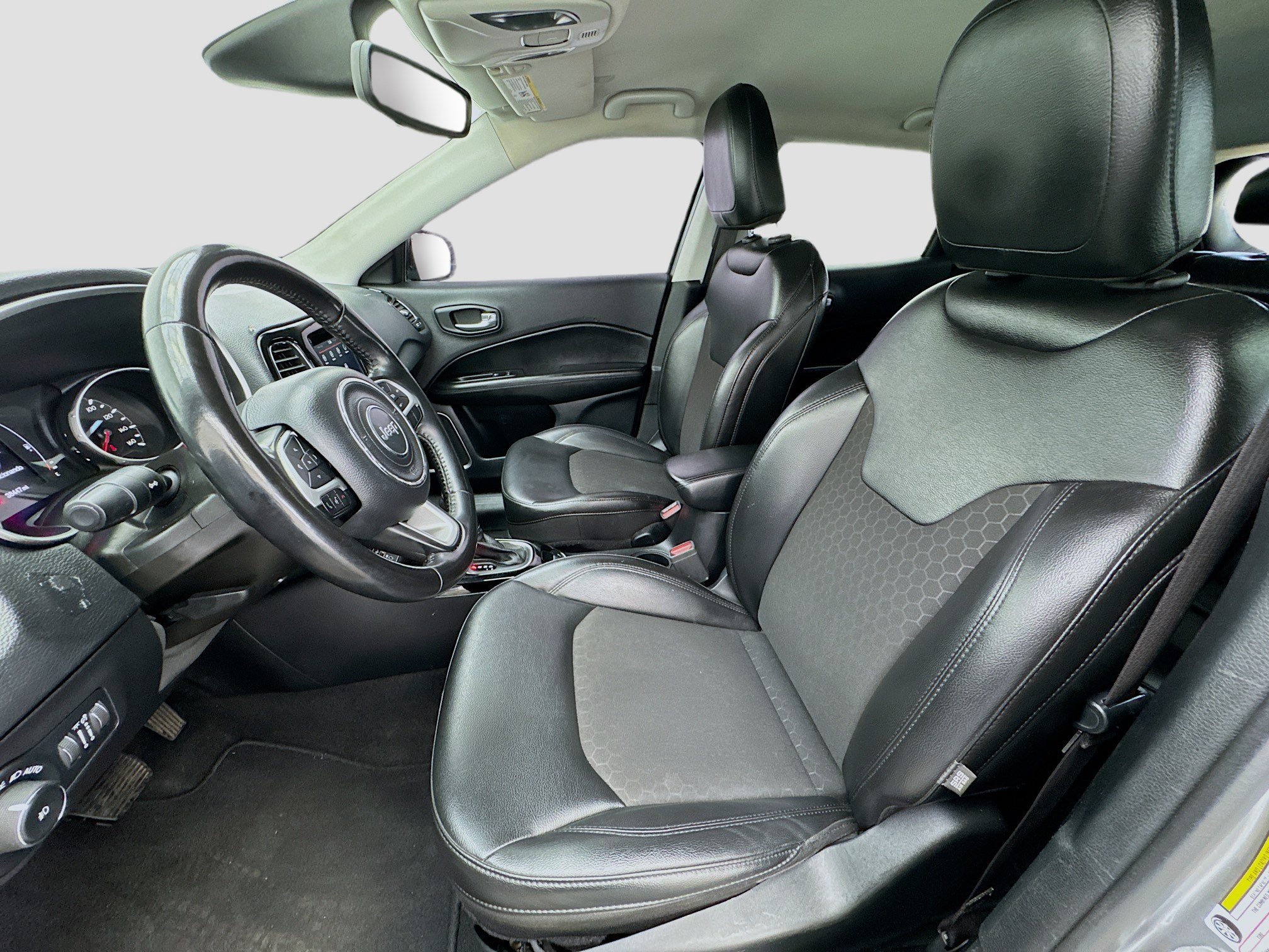 Used 2020 Jeep Compass Latitude FWD image 13
