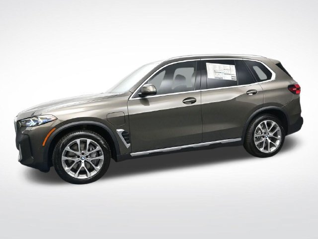 New 2026 BMW X5 xDrive50e w/ Climate Comfort Package AWD/4WD image 8