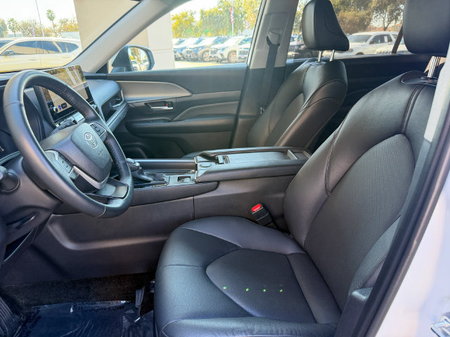 Used 2026 Toyota Grand Highlander AWD Hybrid image 12