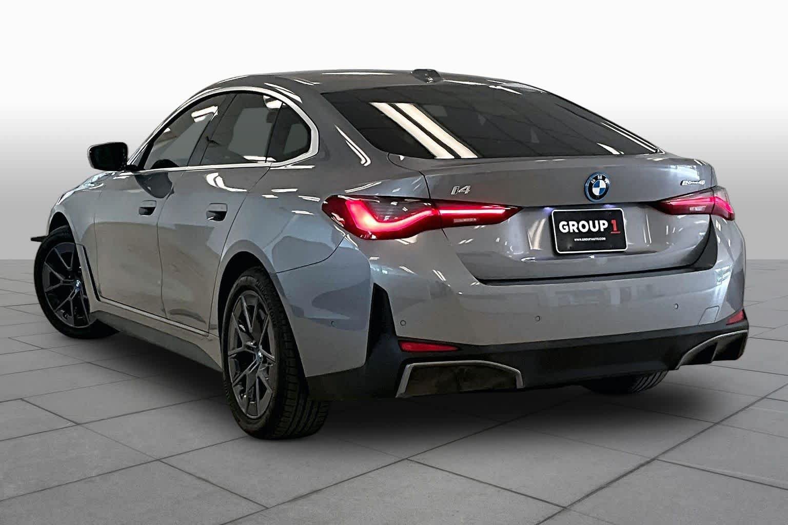 Used 2023 BMW i4 eDrive40 RWD image 11