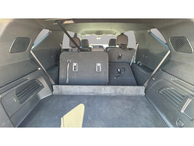 Used 2026 Chevrolet Traverse LT w/ Driver Confidence Package FWD image 38