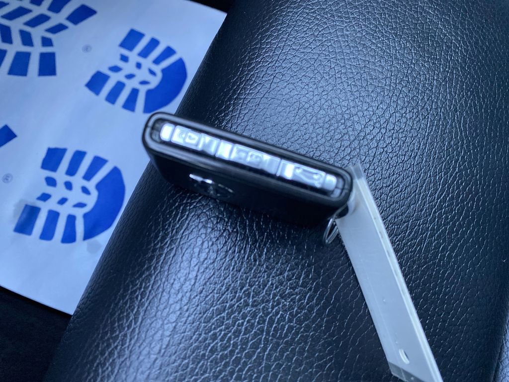 Used 2019 Volvo XC60 T5 Momentum w/ Premium Package image 37