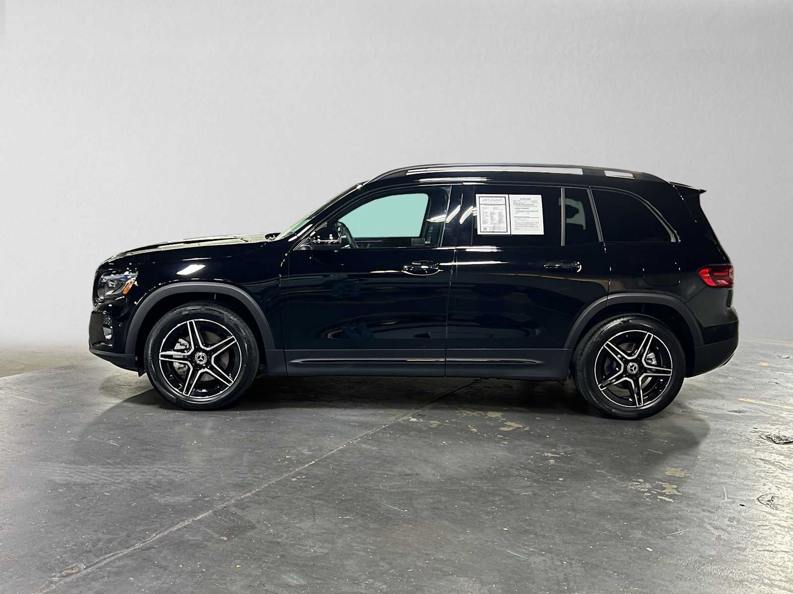 Certified 2026 Mercedes-Benz GLB 250 4MATIC image 6