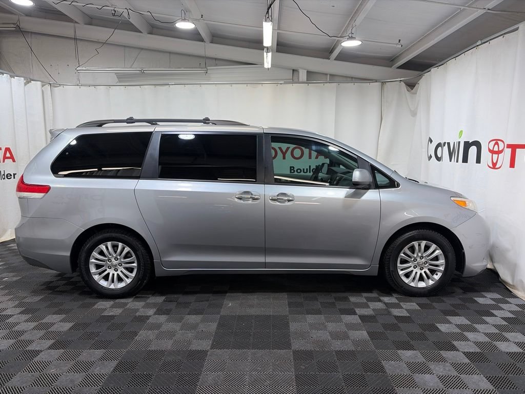 Used 2011 Toyota Sienna XLE w/ XLE Navigation Pkg FWD image 10