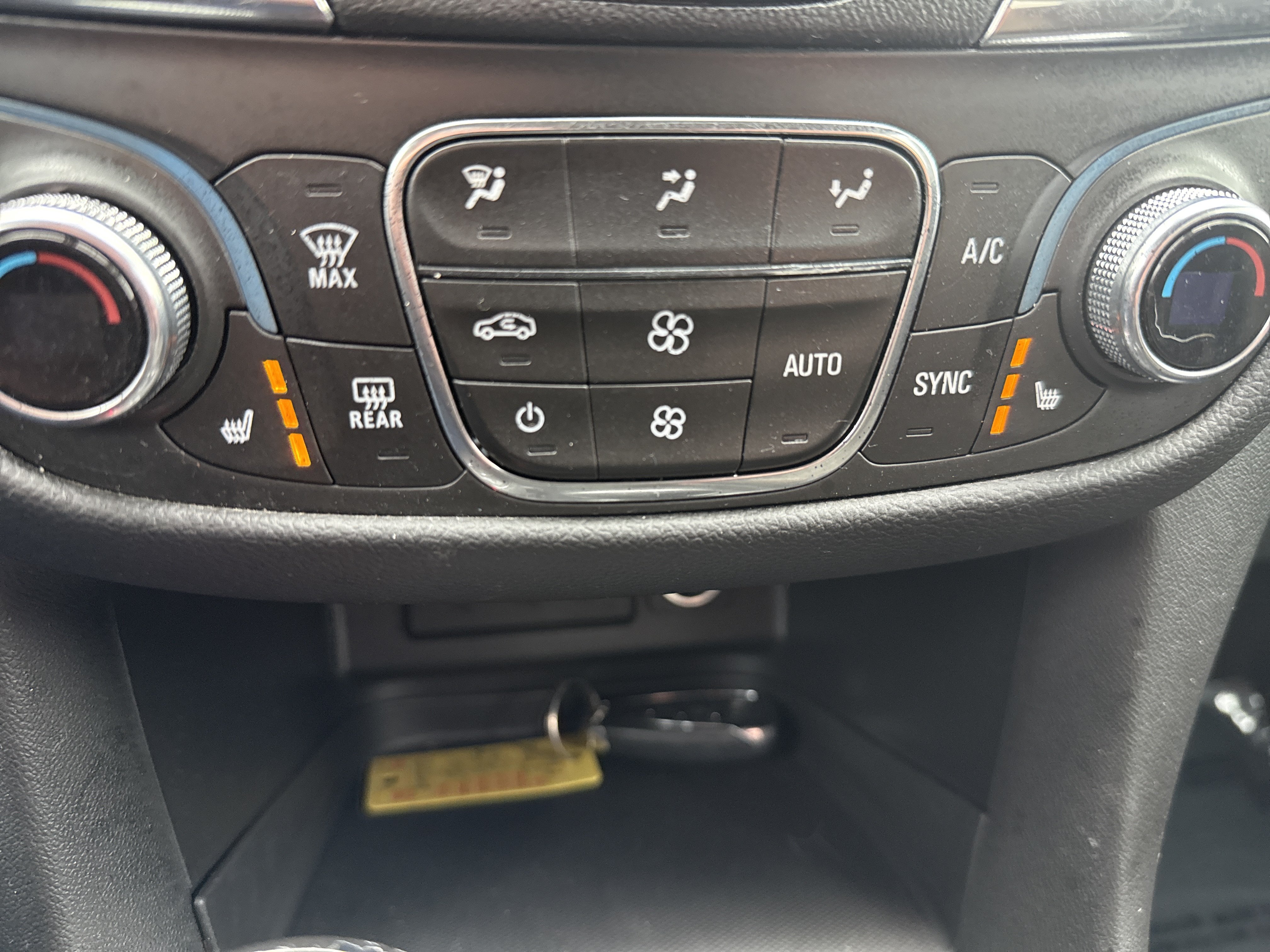 Used 2021 Chevrolet Equinox LT AWD/4WD image 21