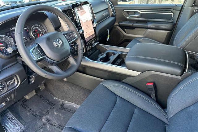 New 2026 RAM 1500 4x4 Crew Cab image 2