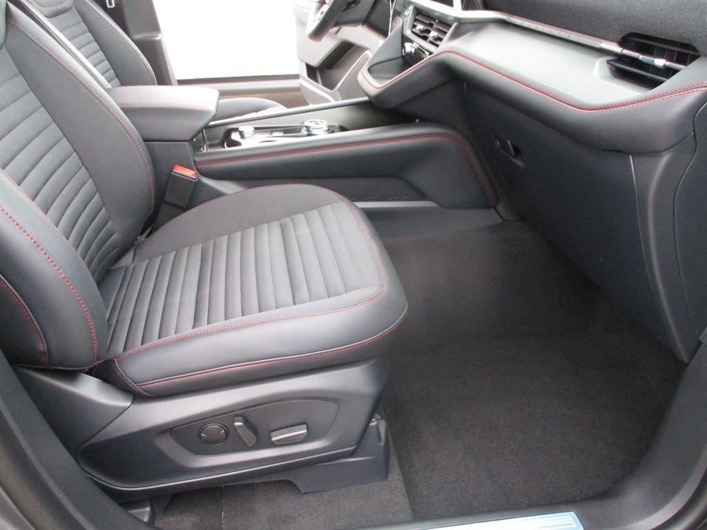 New 2026 Ford Explorer ST-Line w/ ST-Line Street Pack image 20