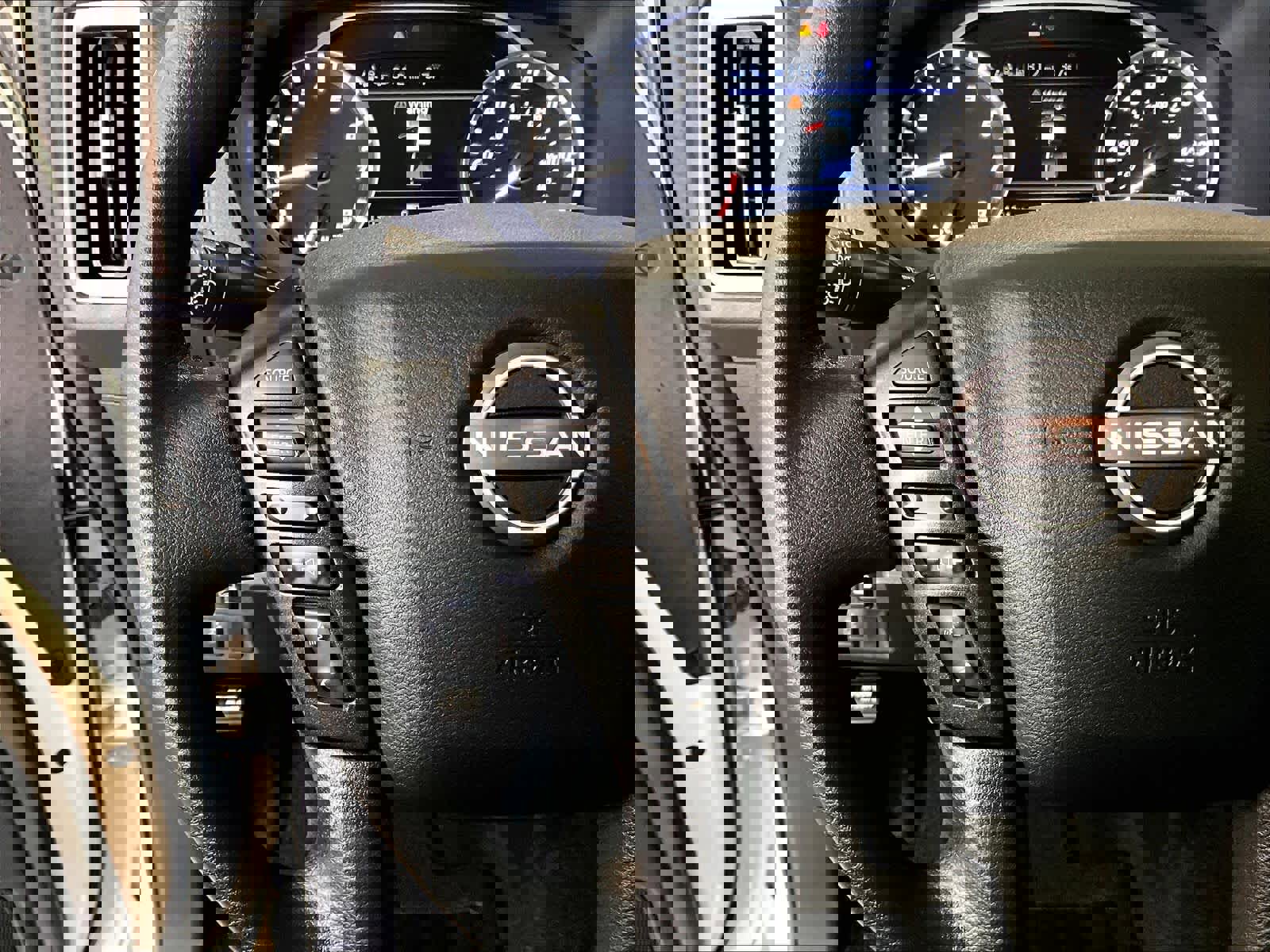 Used 2025 Nissan Frontier SV image 23