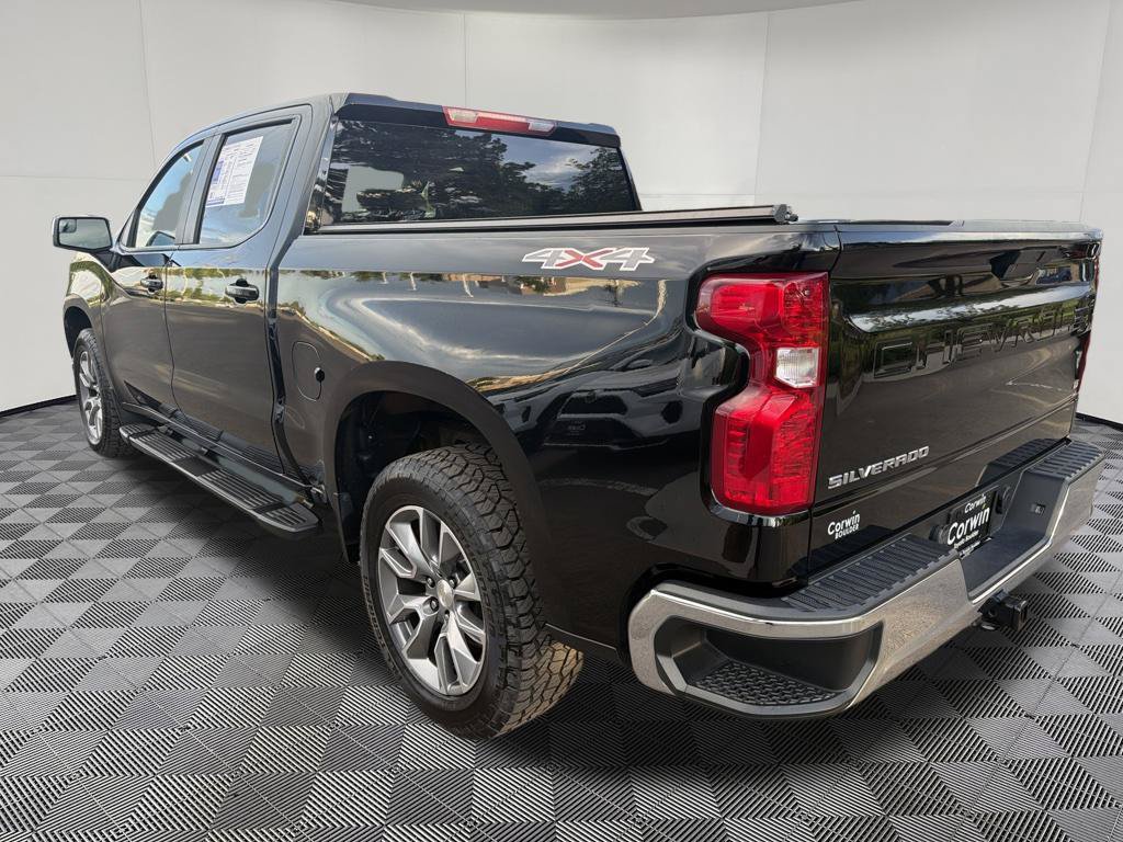 Used 2022 Chevrolet Silverado 1500 LT AWD/4WD image 5