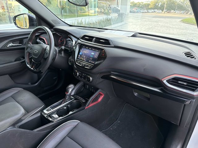 Used 2022 Chevrolet TrailBlazer RS w/ Technology Package FWD image 19