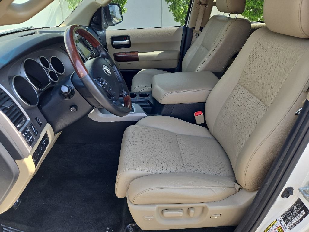 Used 2012 Toyota Sequoia Platinum AWD/4WD image 30
