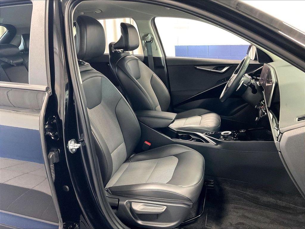 Used 2025 Kia Niro Wind w/ Wind Preserve Package FWD image 11