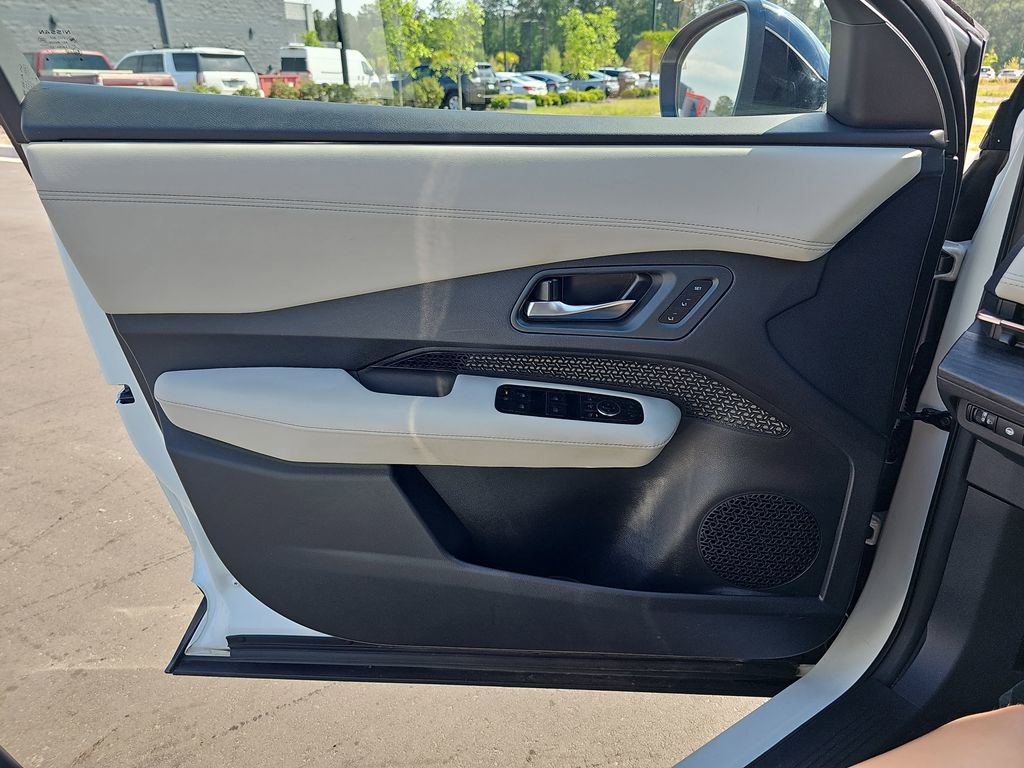 Used 2023 Nissan Ariya FWD image 30