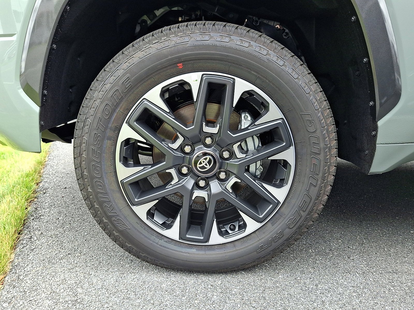 New 2026 Toyota Tundra Limited AWD/4WD image 4