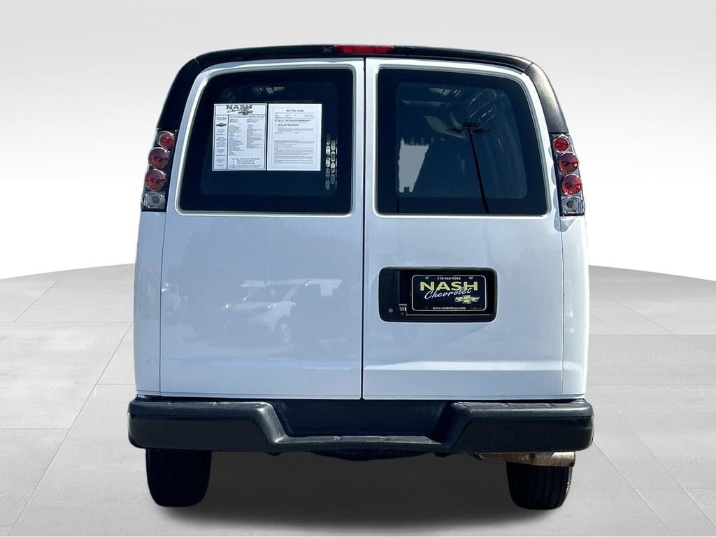 Used 2019 Chevrolet Express 2500 w/ Driver Convenience Package RWD image 4