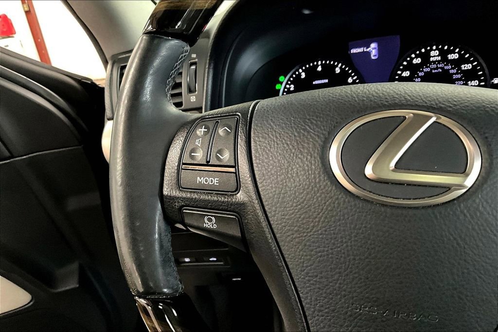 Used 2016 Lexus LS 460 w/ Comfort Package image 12