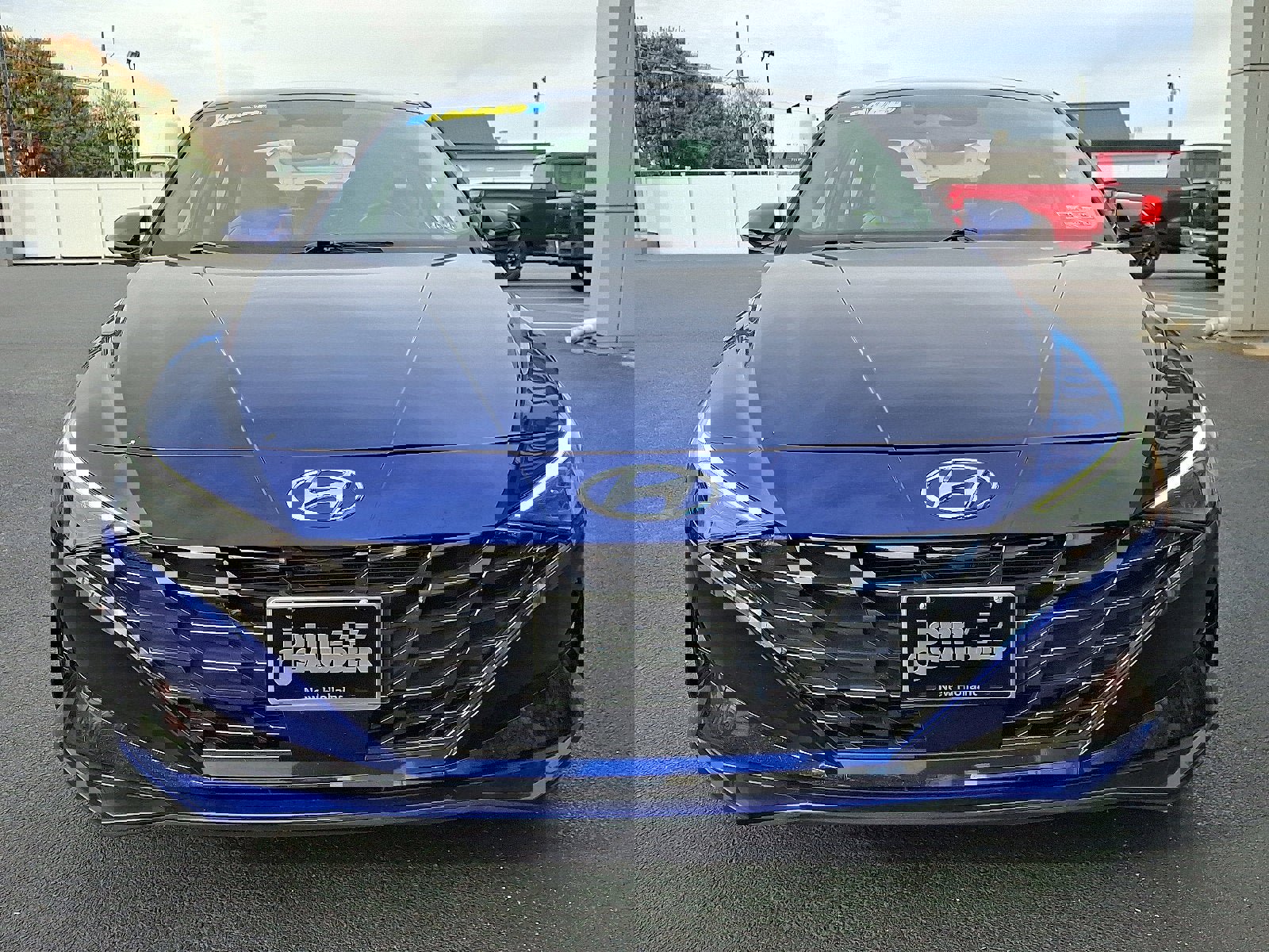 Used 2023 Hyundai Elantra Limited image 2