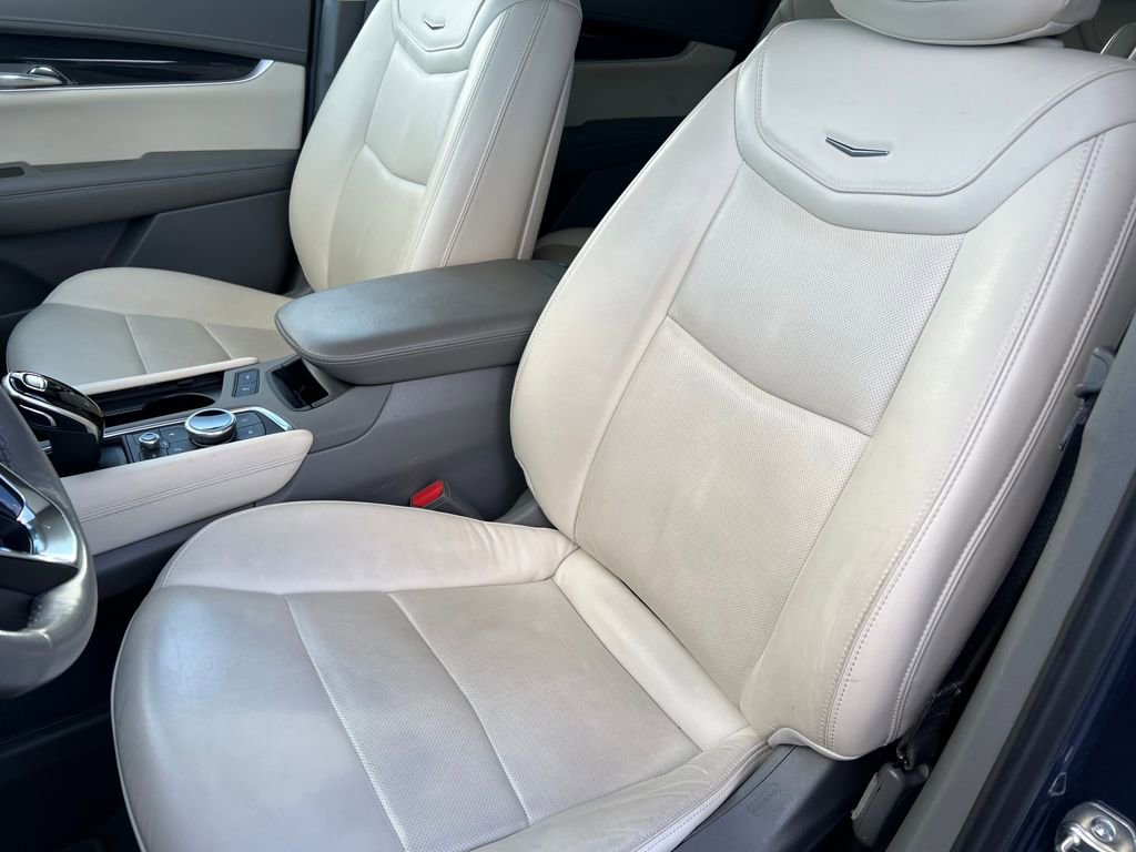 Certified 2025 Cadillac XT6 Premium Luxury image 10