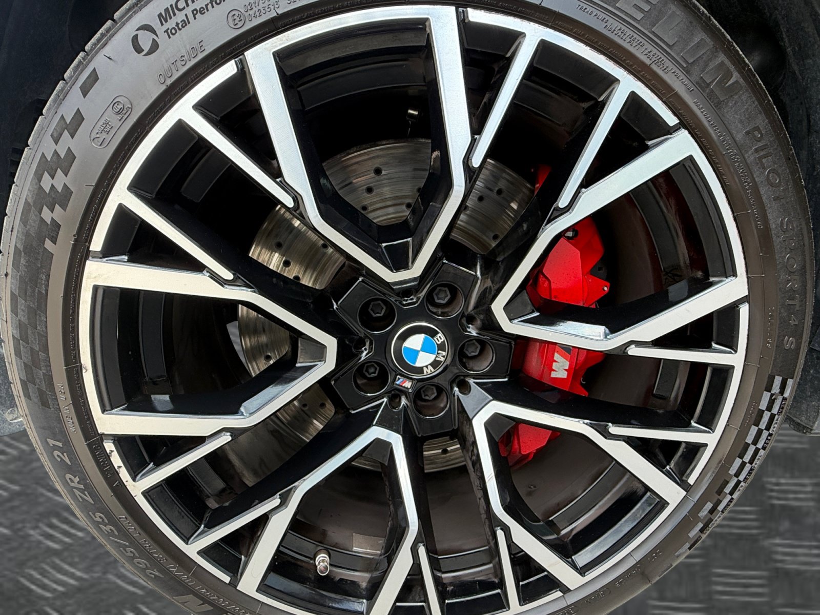 Used 2025 BMW X6 M Competition AWD/4WD image 9