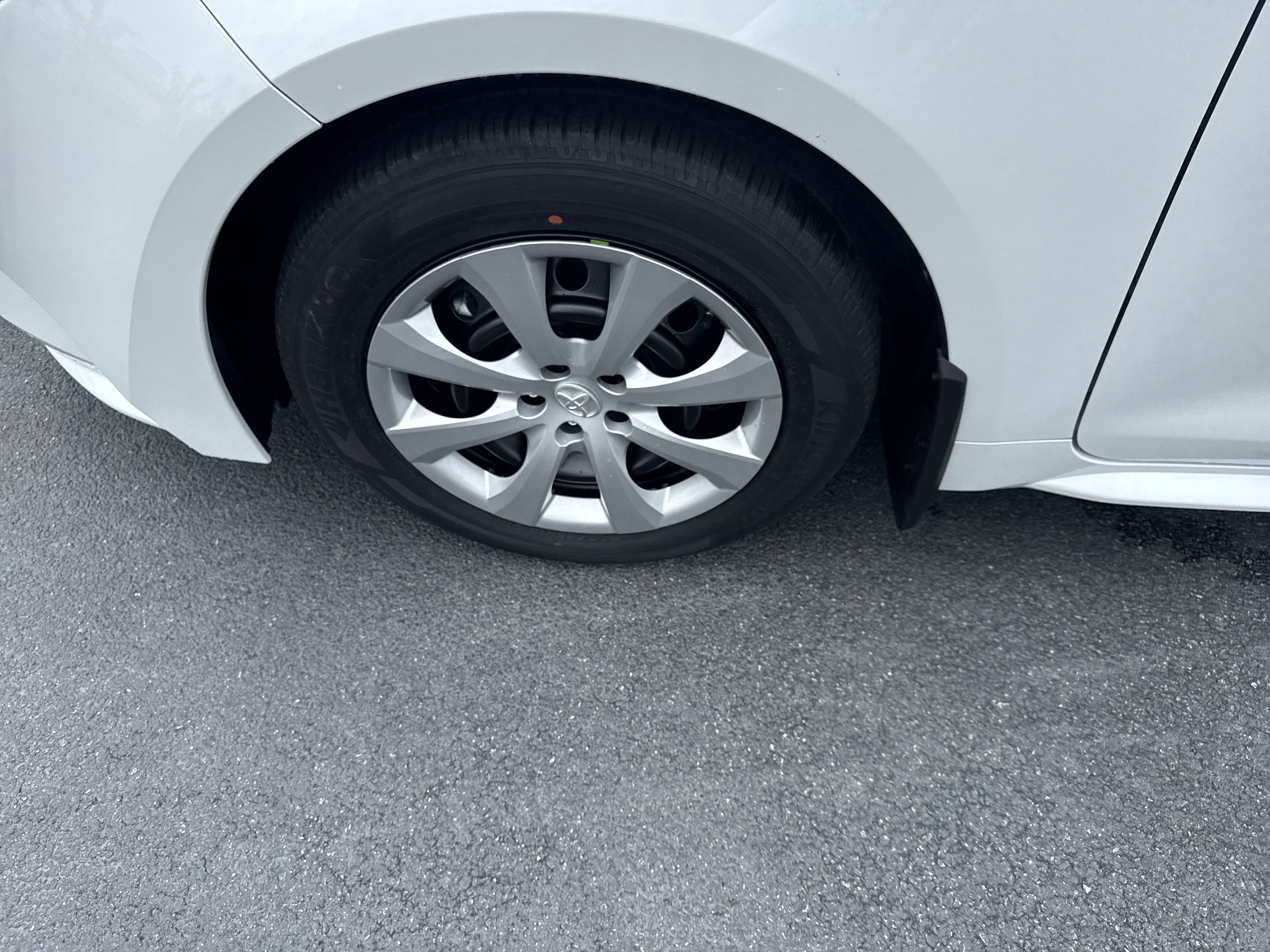 New 2027 Toyota Corolla LE FWD image 9