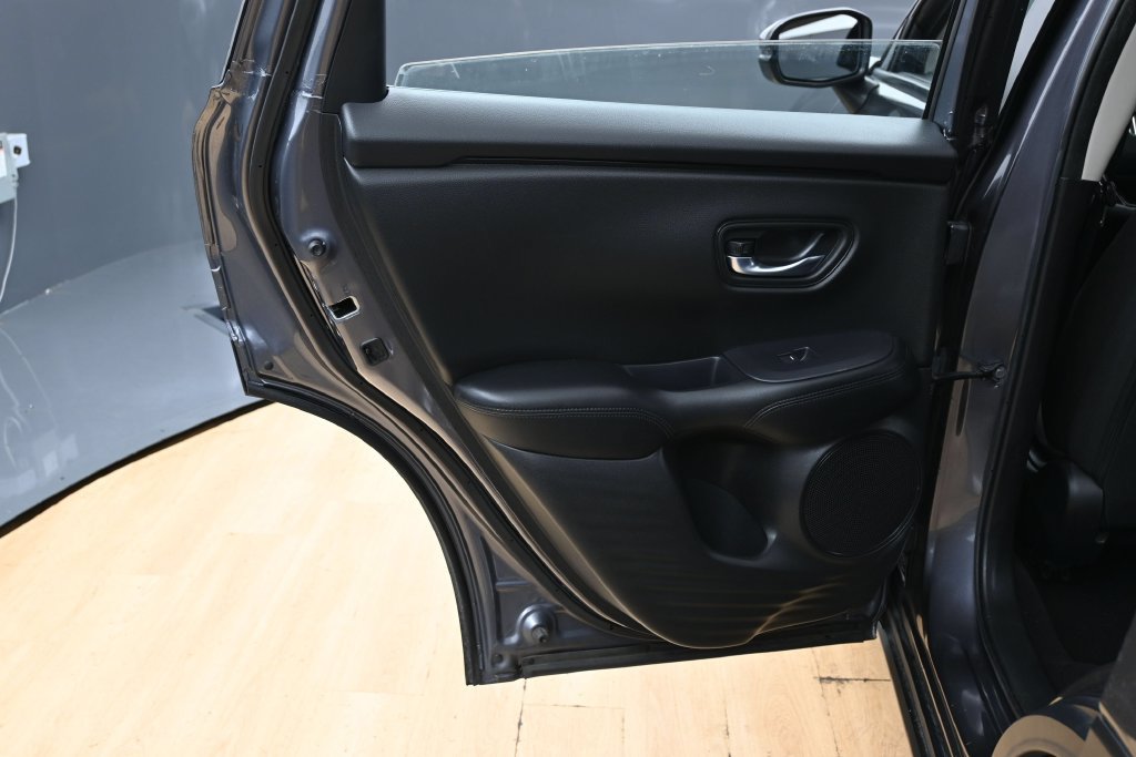 Used 2023 Honda HR-V LX image 37