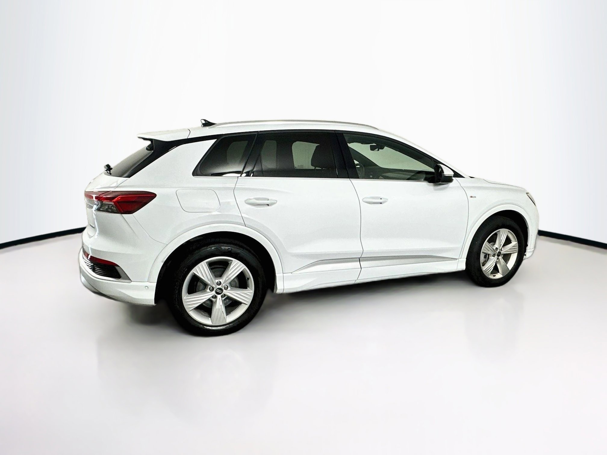Used 2024 Audi Q4 e-tron Premium Plus AWD/4WD image 10