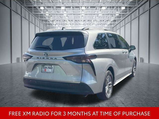 Certified 2025 Toyota Sienna XLE FWD image 8