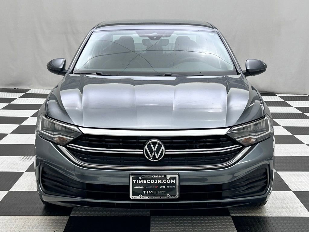 Used 2022 Volkswagen Jetta SE FWD image 3