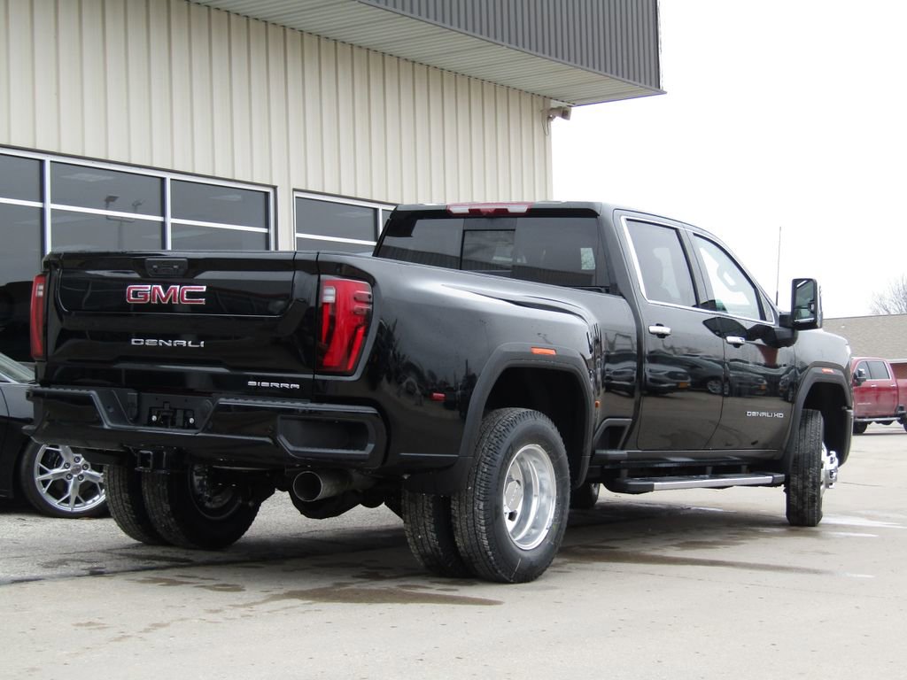 New 2026 GMC Sierra 3500 Denali w/ Denali Reserve Package AWD/4WD image 3