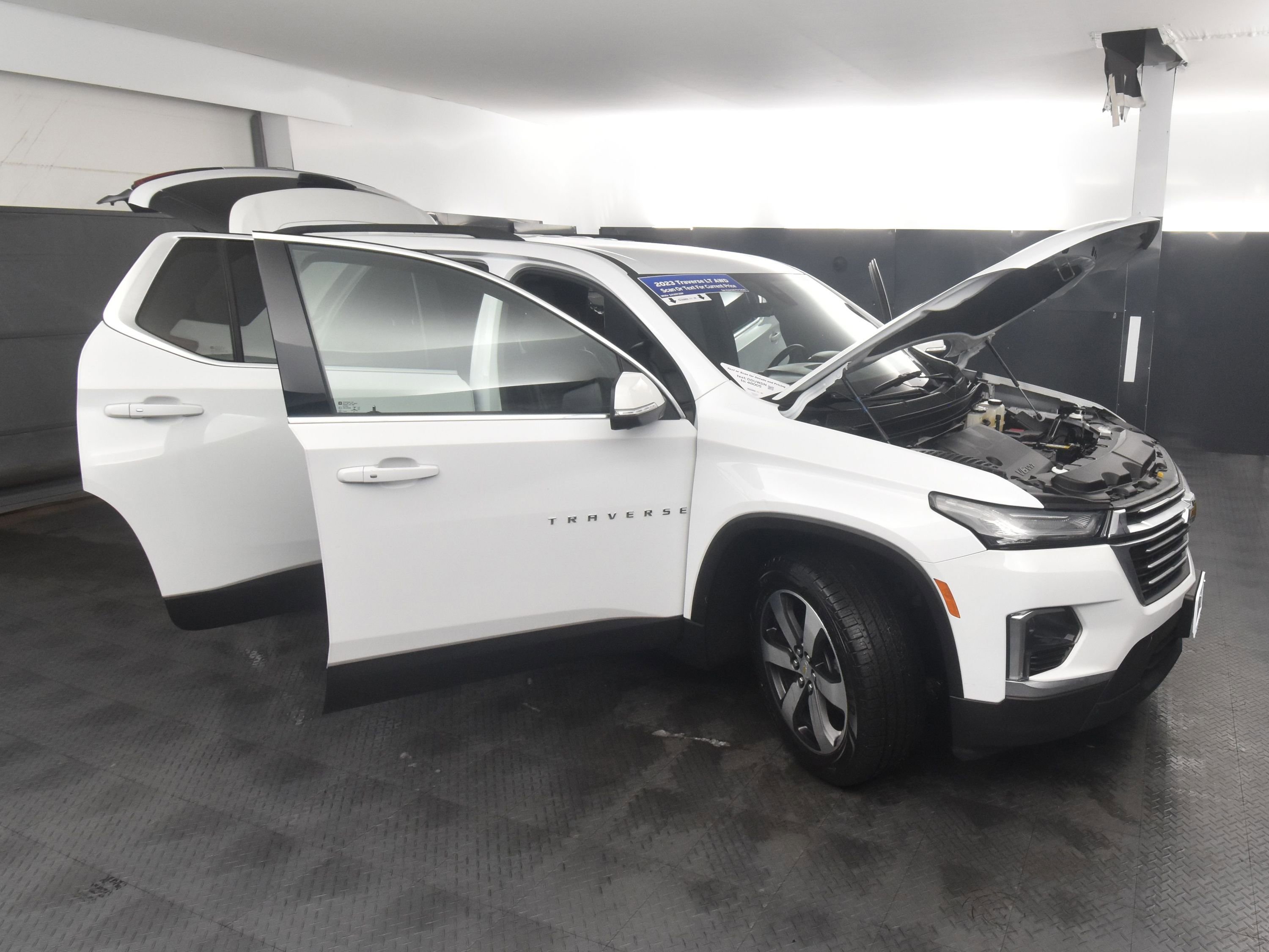 Used 2023 Chevrolet Traverse LT w/ LT Premium Package image 26