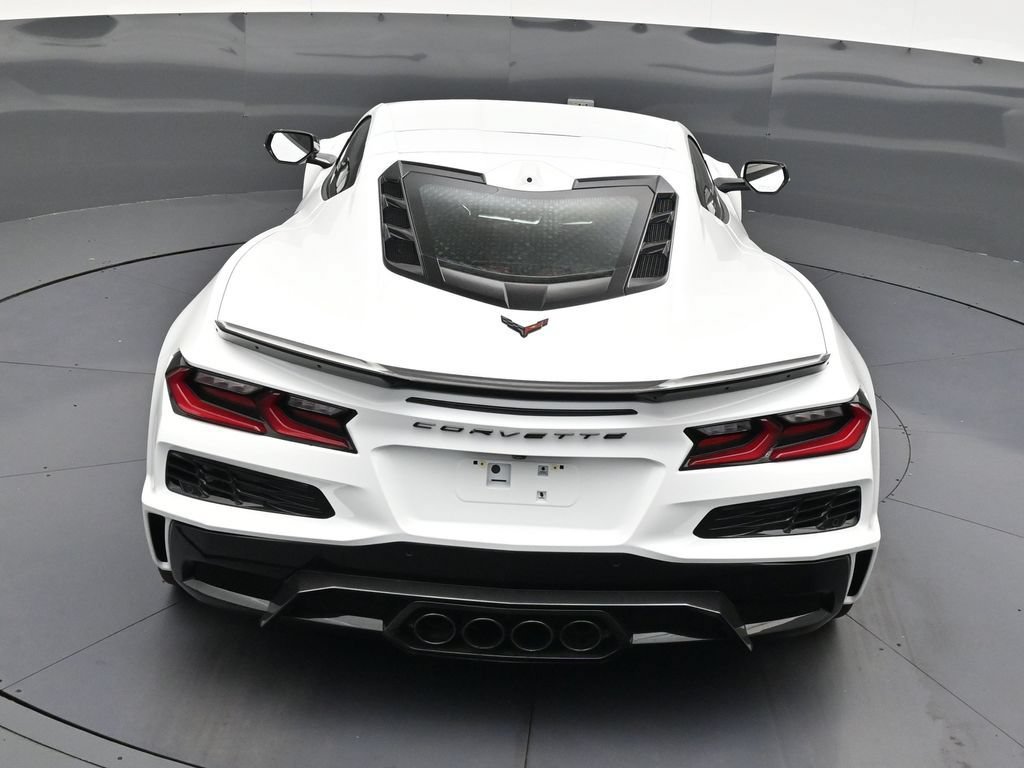 Used 2025 Chevrolet Corvette Z06 RWD image 16