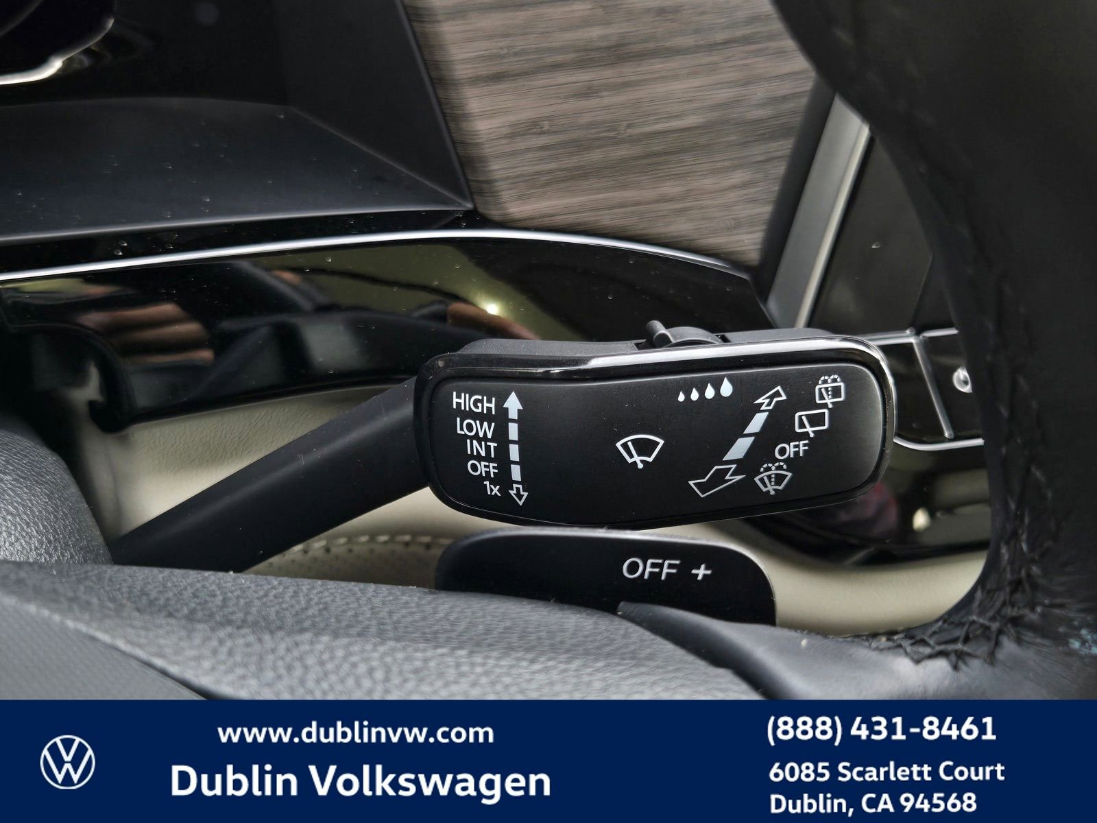 Certified 2024 Volkswagen Atlas SEL Premium R-Line image 22